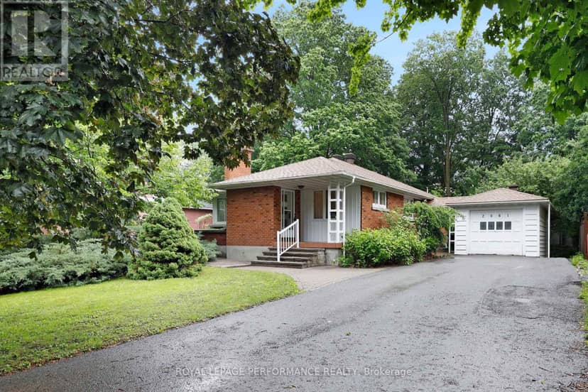 2061 Fairbanks Avenue, Ottawa