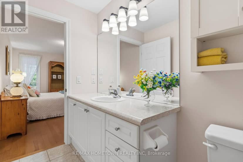 155 Steacy Gardens — photo 19 of 36