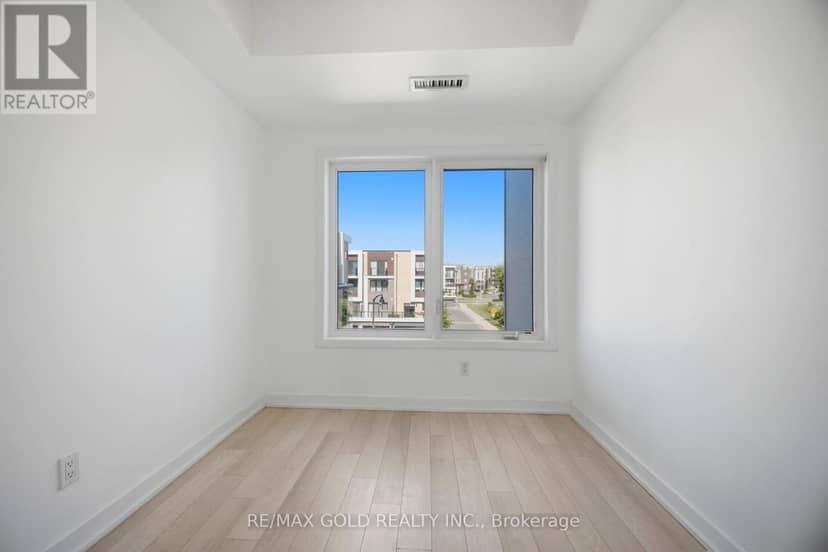 204 - 155 Downsview Park Boulevard — photo 17 of 36