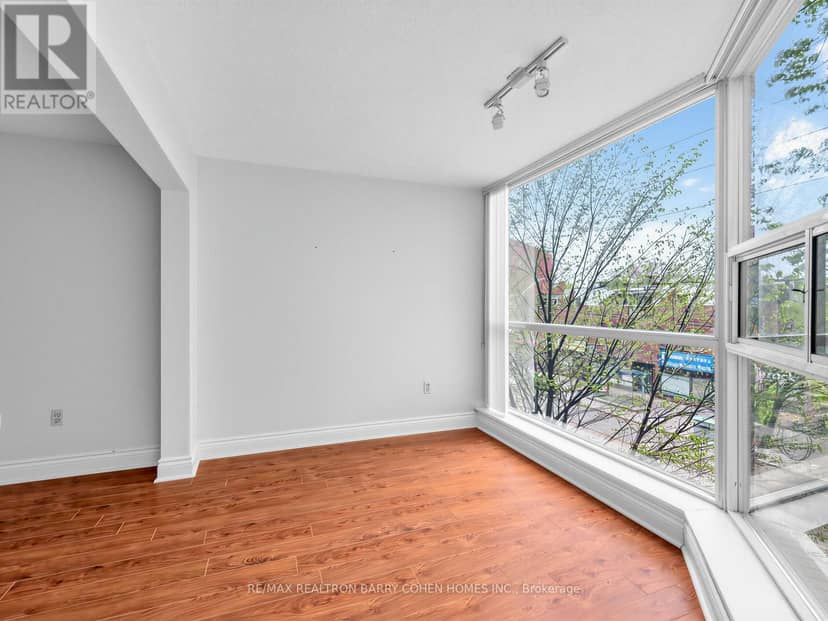 303 - 725 King Street W — photo 15 of 35