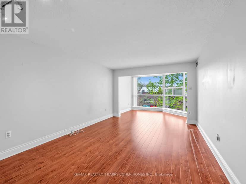 303 - 725 King Street W — photo 19 of 35