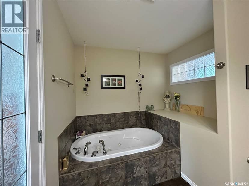 71 Longpre CRESCENT — photo 12 of 31