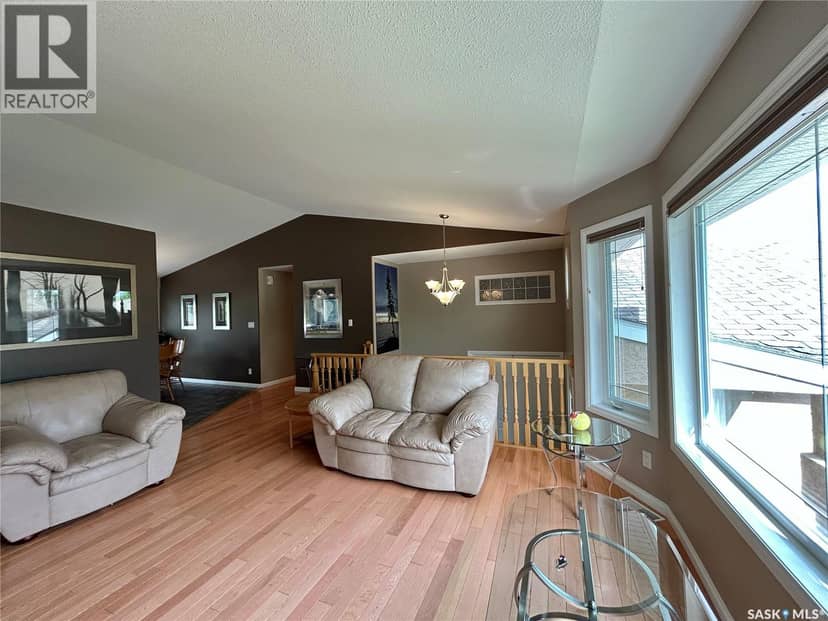 71 Longpre CRESCENT, Prince Albert, photo 3