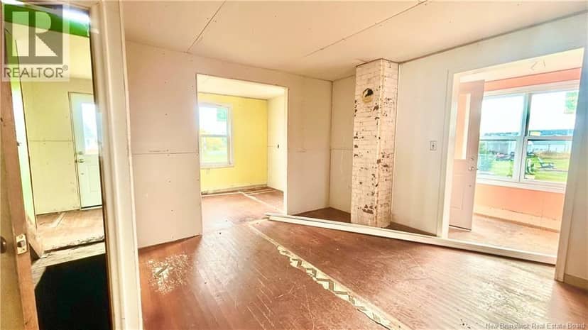 1723 de la Mer Boulevard — photo 11 of 19