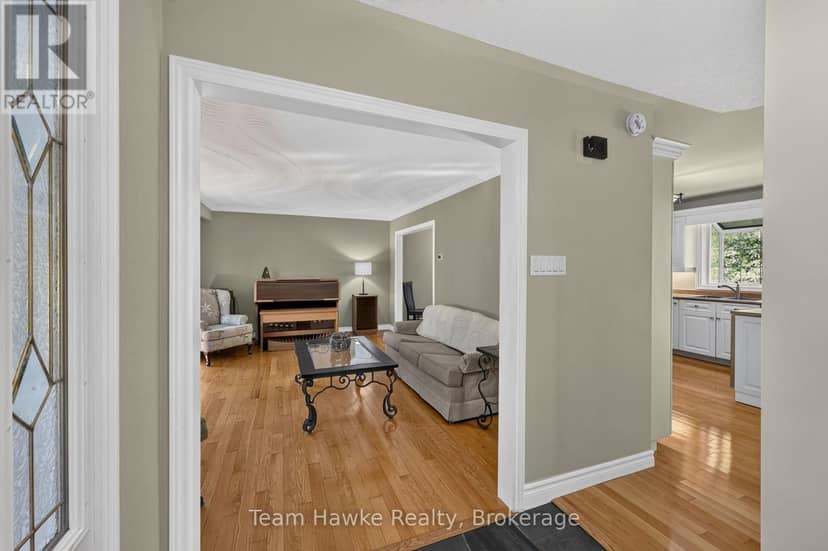 321 Glenbrook Drive — photo 8 of 40