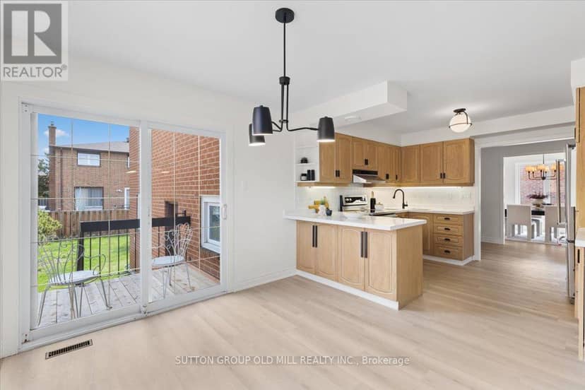 37 Brandy Crescent — photo 3 of 14