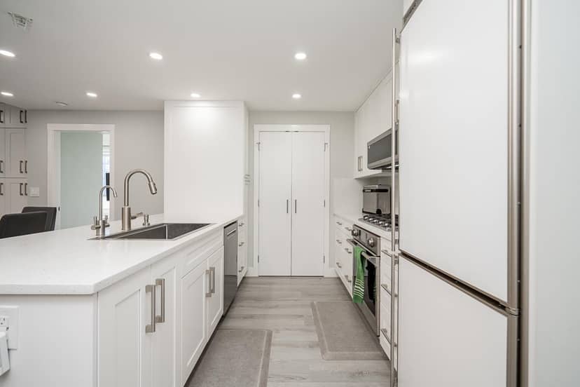 203 15152 RUSSELL AVENUE, White Rock, photo 7