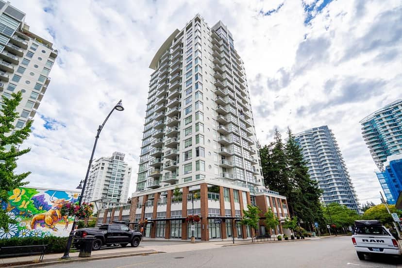 203 15152 RUSSELL AVENUE, White Rock, photo 2