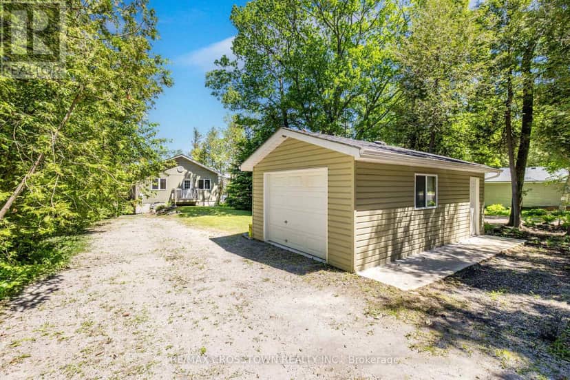 1799 Champlain Road — photo 6 of 36