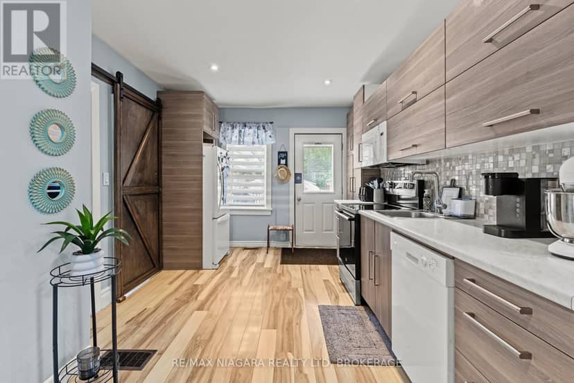 42 McCormick Street — photo 13 of 32