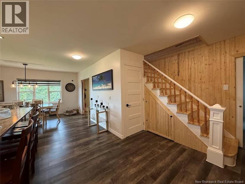 1043 Principale Street — photo 13 of 34