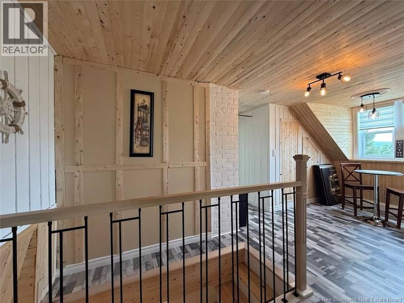 1043 Principale Street — photo 14 of 34