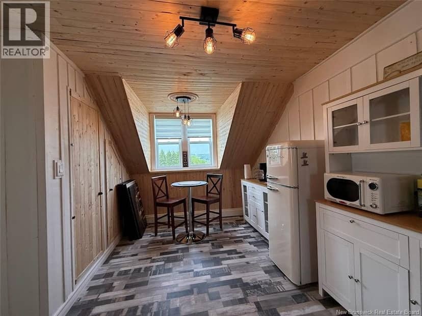 1043 Principale Street — photo 15 of 34