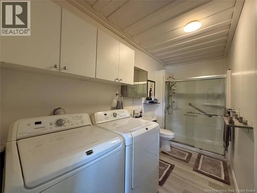 1043 Principale Street — photo 9 of 34