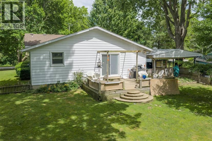 465 Sydenham Street — photo 15 of 30