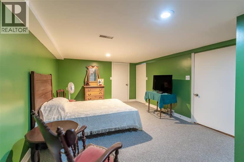 465 Sydenham Street — photo 29 of 30