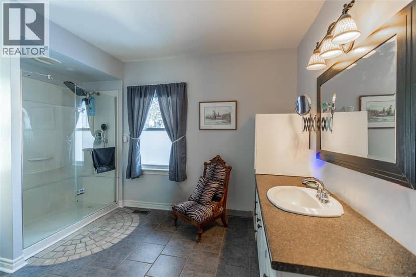 465 Sydenham Street — photo 27 of 30