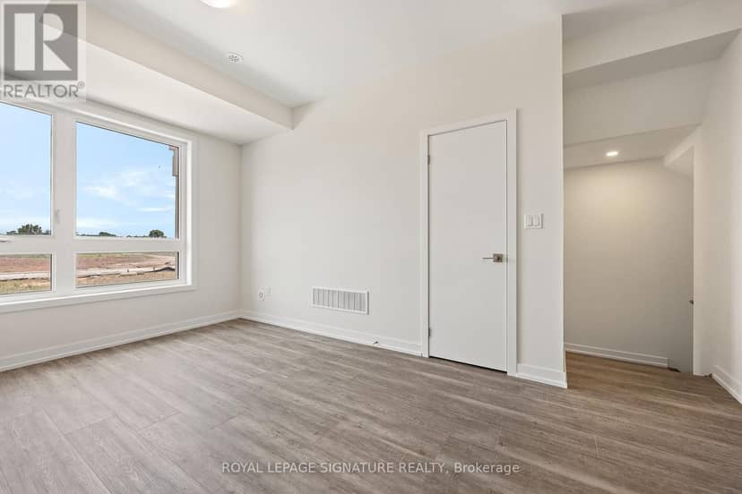 1353 Shevchenko Boulevard, Oakville, photo 3