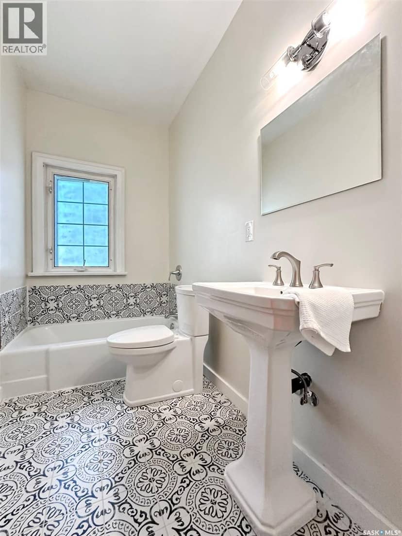 577 2nd AVENUE NE — photo 18 of 40
