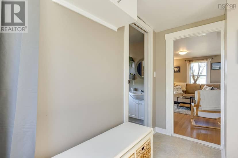 958 Granville Road — photo 11 of 40