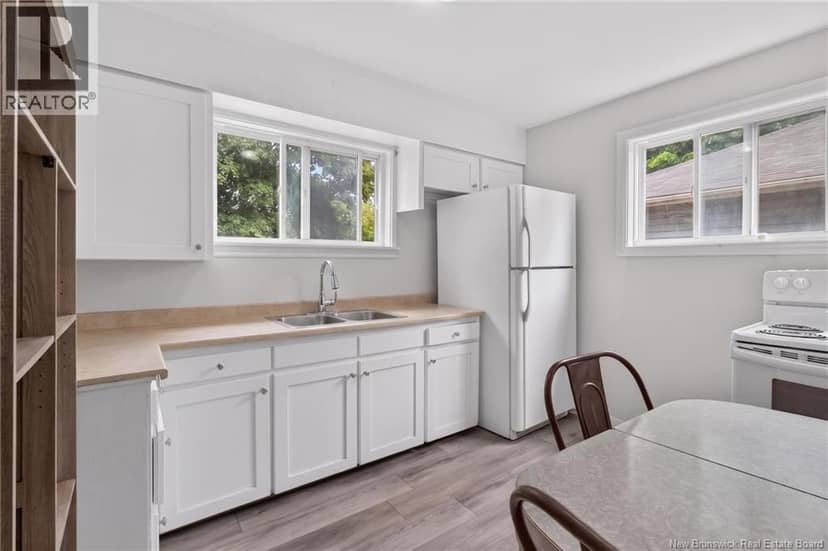 237 Humphrey Street — photo 11 of 40