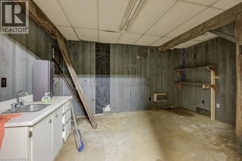 36 NORFOLK Street S — photo 12 of 40