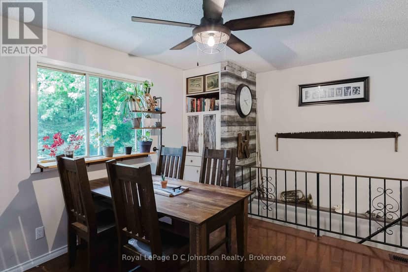 217 Albert Street — photo 10 of 40