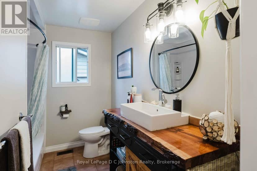 217 Albert Street — photo 18 of 40