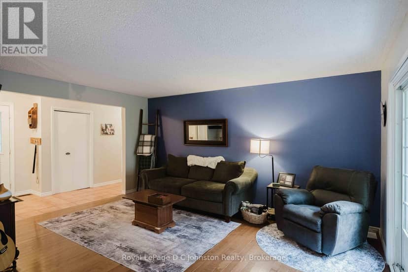 217 Albert Street — photo 7 of 40