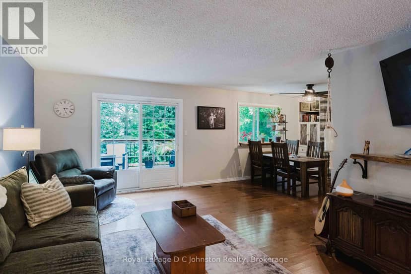 217 Albert Street — photo 8 of 40