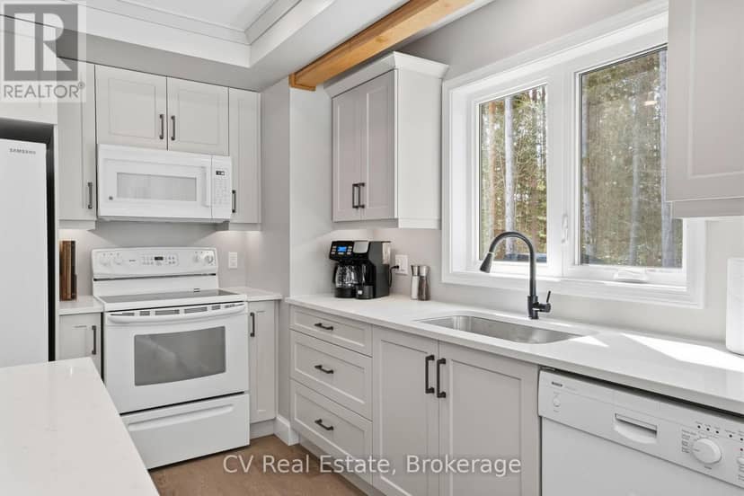 1158 Chetwynd Road — photo 15 of 40