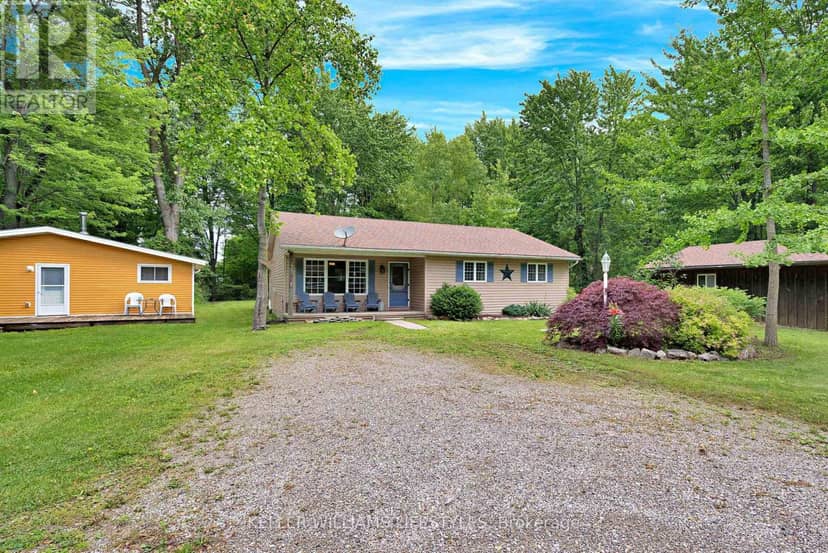 6238 London Road, Lambton Shores, photo 2