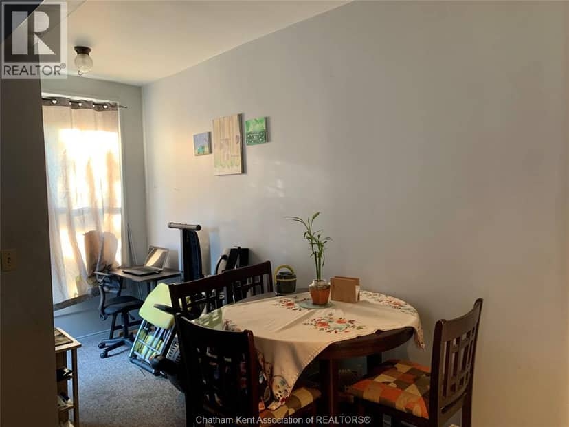 135 William STREET South — photo 14 of 29