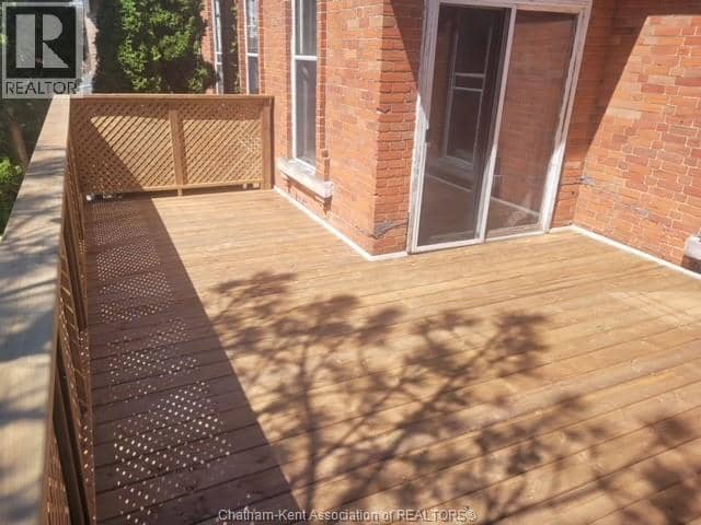 135 William STREET South — photo 16 of 29