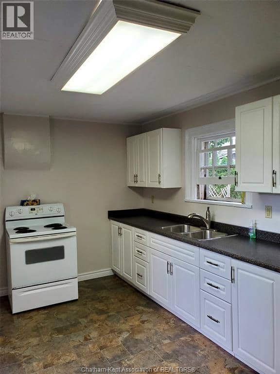 135 William STREET South — photo 22 of 29