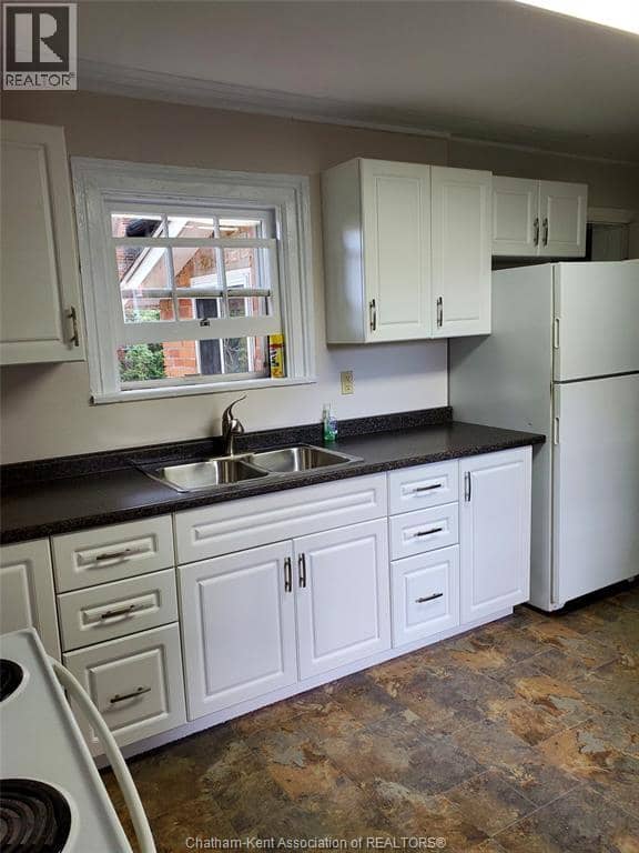 135 William STREET South — photo 23 of 29