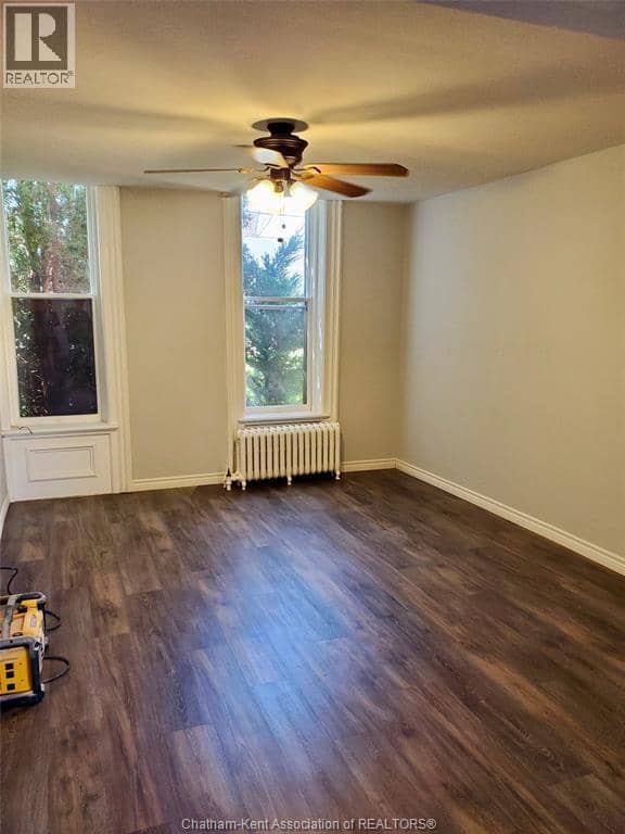 135 William STREET South — photo 4 of 29