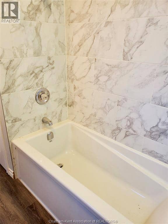 135 William STREET South — photo 6 of 29