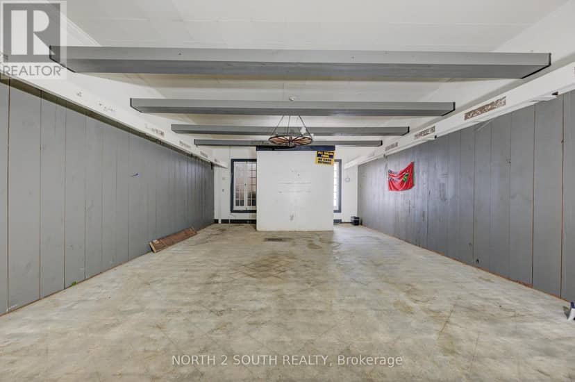 36 Norfolk Street S, Norfolk, photo 2