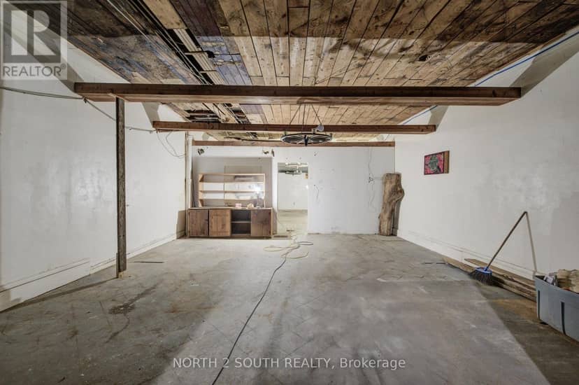36 Norfolk Street S, Norfolk, photo 7