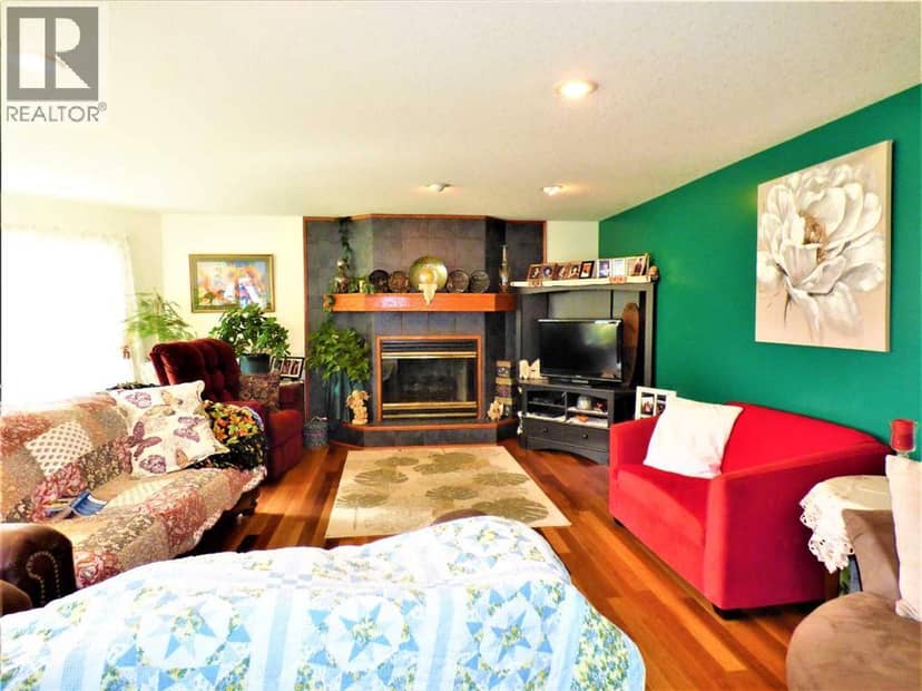 13164 Lakeland Drive — photo 9 of 31