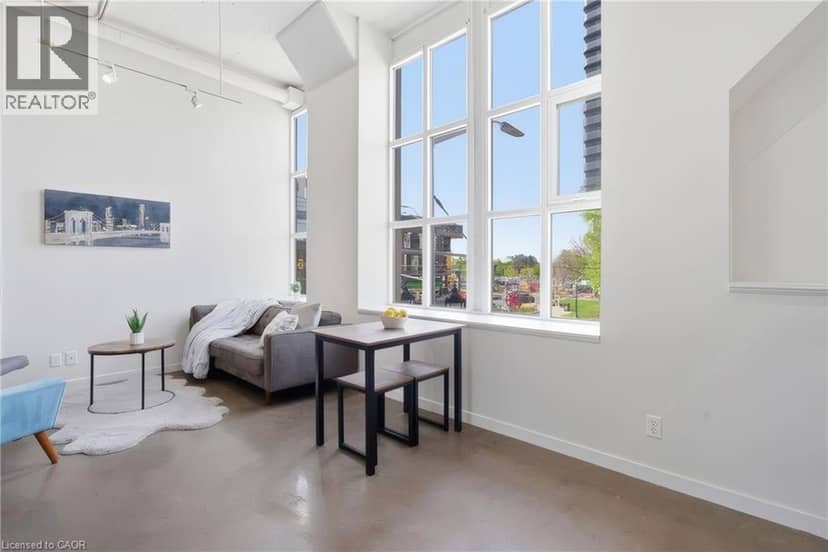 404 W KING Street W Unit# 212 — photo 12 of 40