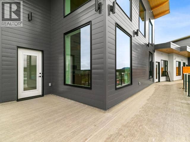 605-2240 2nd Avenue — photo 12 of 17