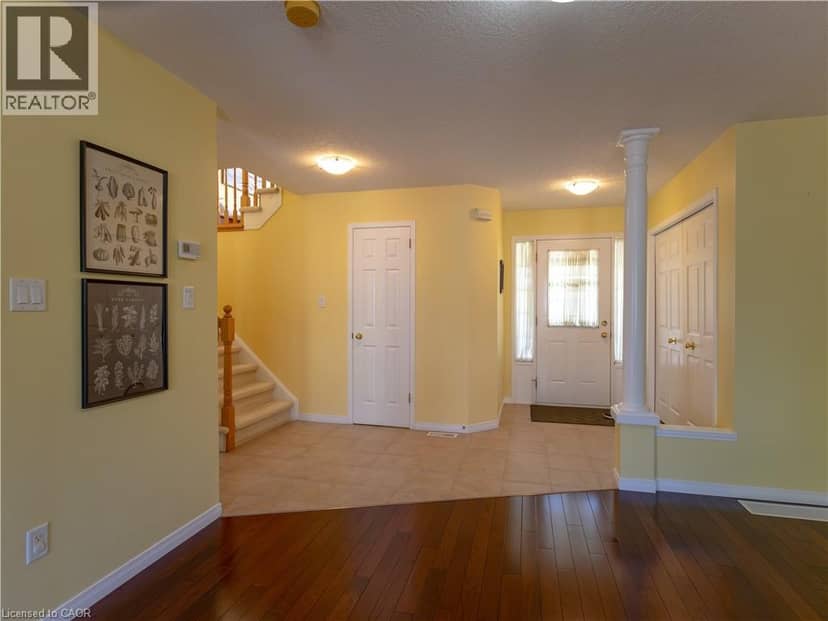 212 SLEAFORD Street — photo 5 of 40