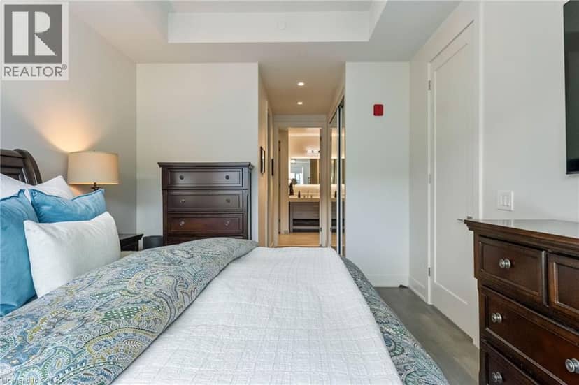 123 MAURICE Drive Unit# 303 — photo 21 of 40