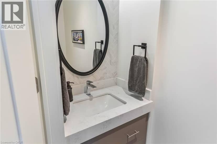 123 MAURICE Drive Unit# 303 — photo 30 of 40
