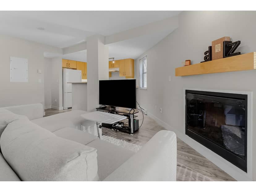 331 10838 CITY PARKWAY, Surrey, photo 5
