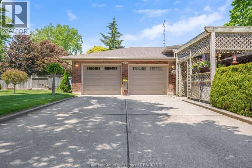 18 Woodland Avenue — photo 2 of 40