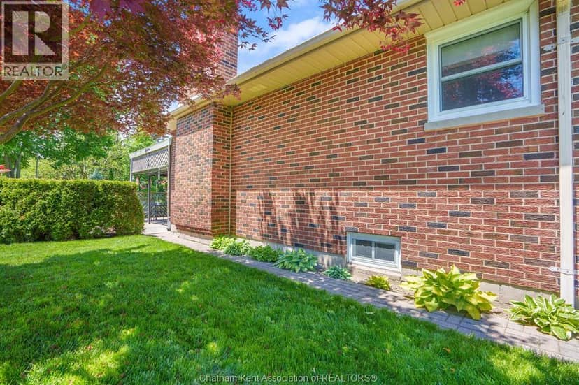 18 Woodland Avenue — photo 7 of 40