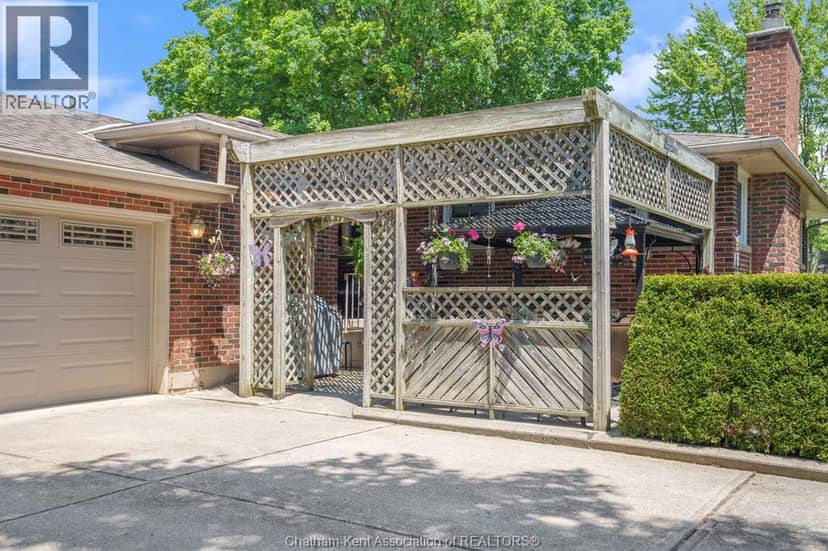 18 Woodland Avenue — photo 12 of 40